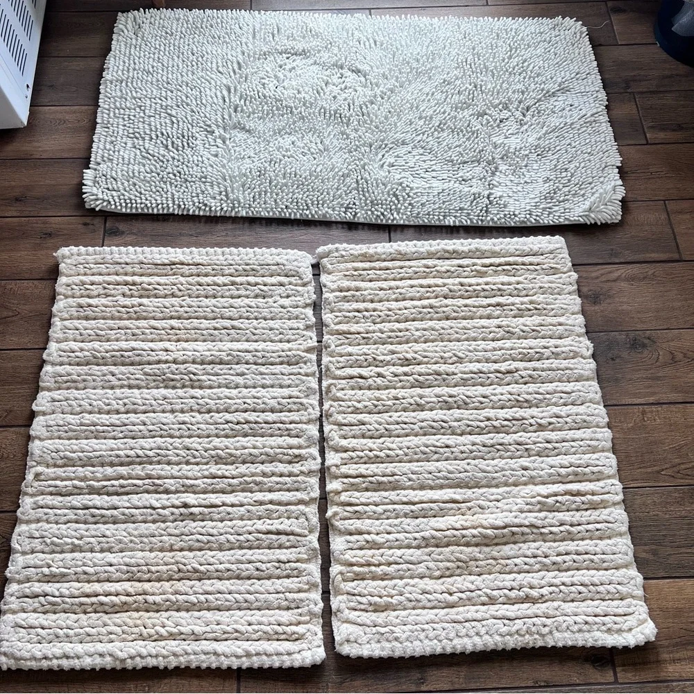 Luxurious Cream Bath Mat Set